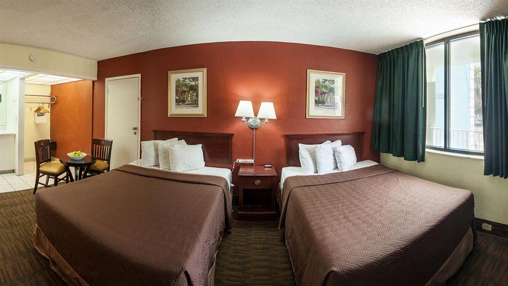 Travelodge By Wyndham Fort Lauderdale Beach Extérieur photo