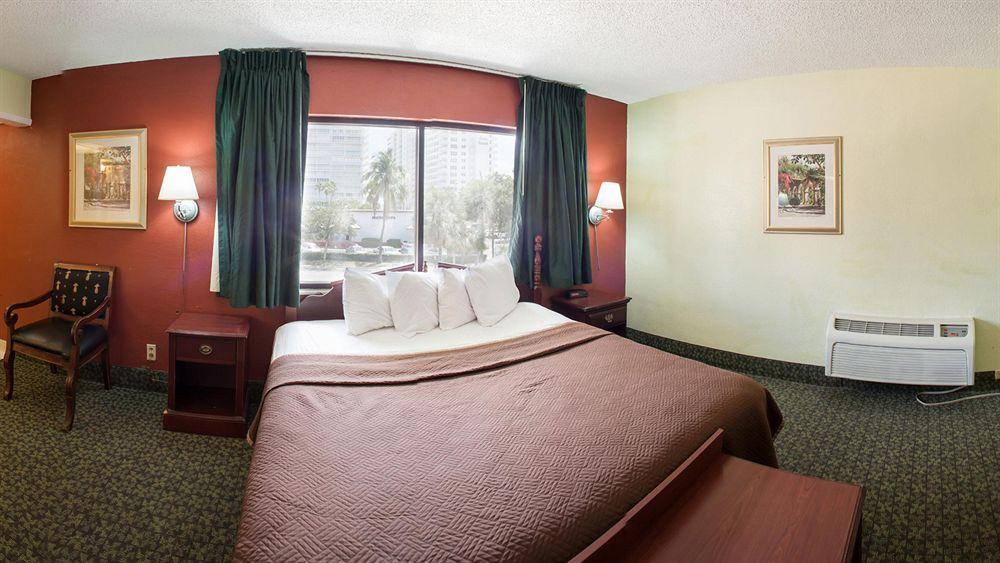 Travelodge By Wyndham Fort Lauderdale Beach Extérieur photo