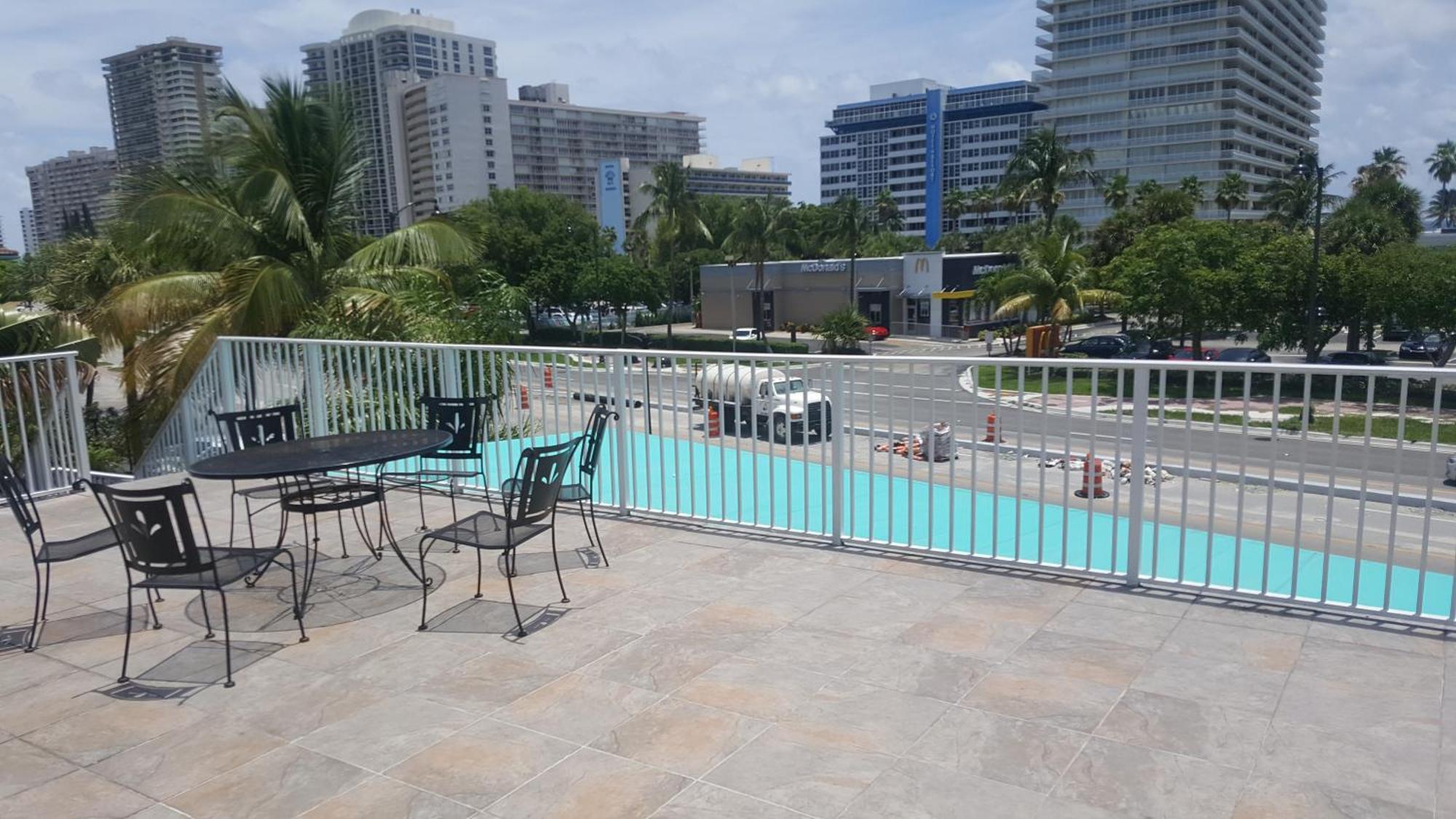 Travelodge By Wyndham Fort Lauderdale Beach Extérieur photo