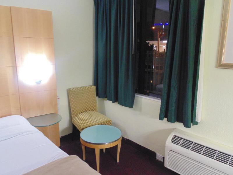 Travelodge By Wyndham Fort Lauderdale Beach Extérieur photo