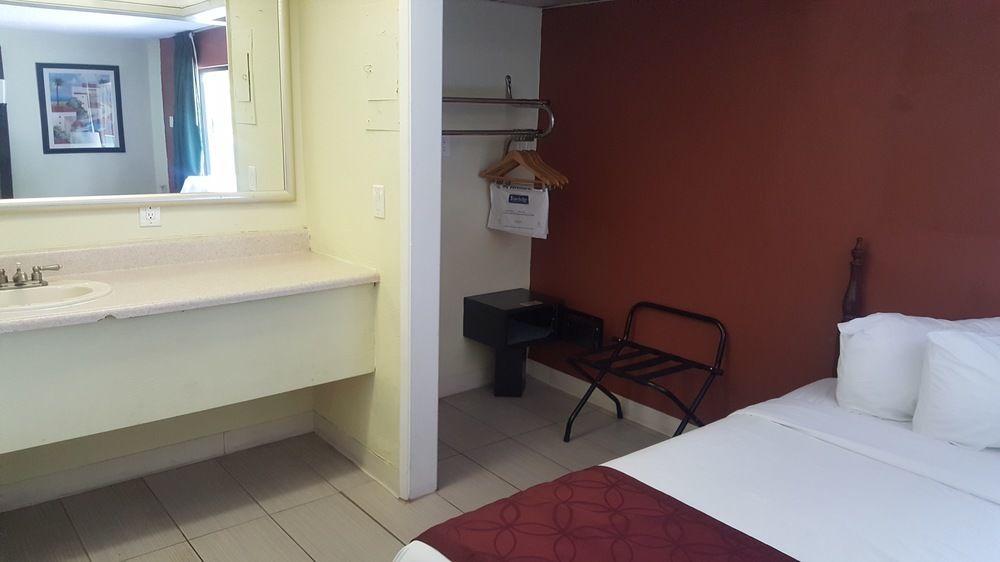 Travelodge By Wyndham Fort Lauderdale Beach Extérieur photo