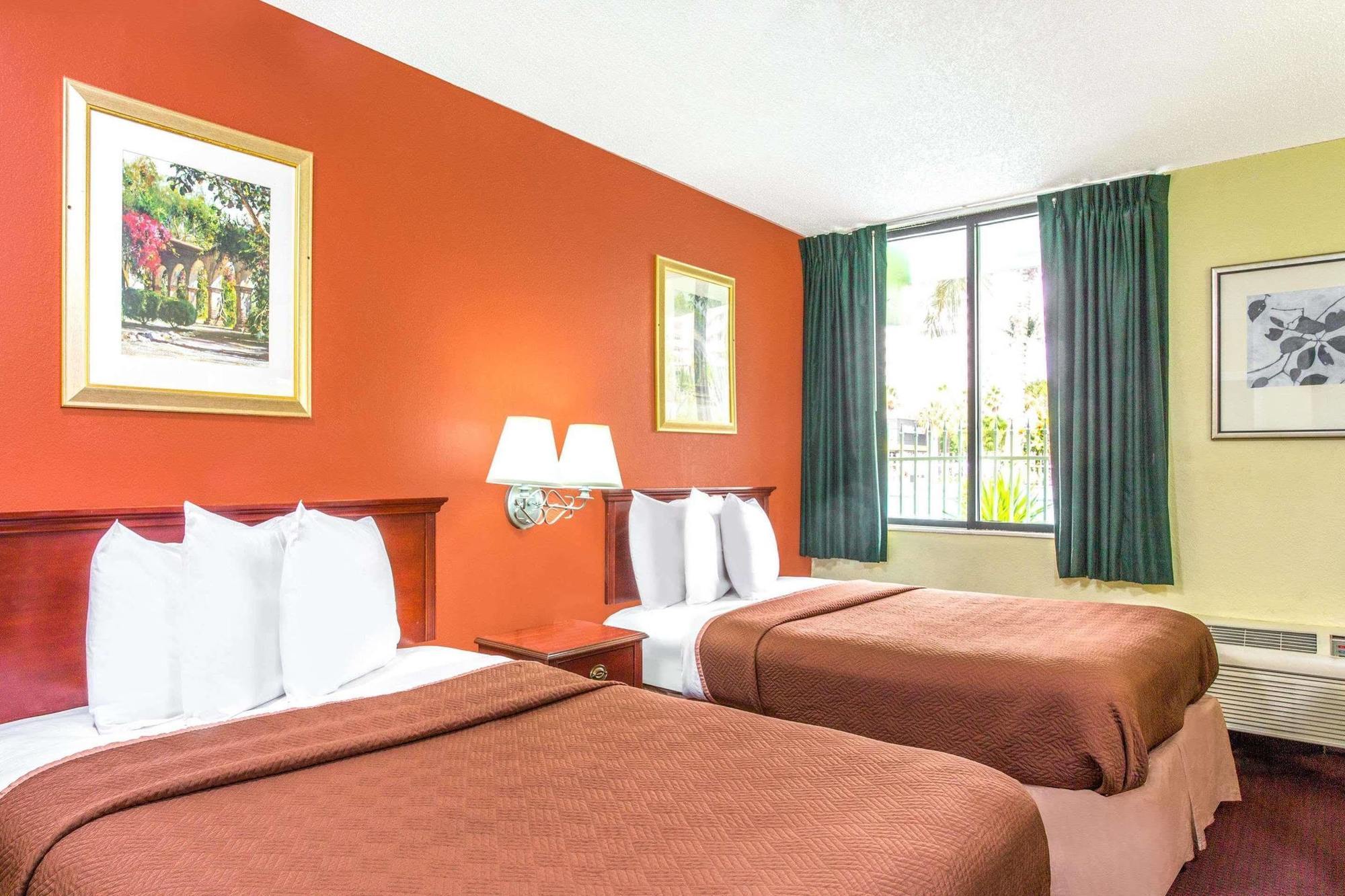 Travelodge By Wyndham Fort Lauderdale Beach Extérieur photo