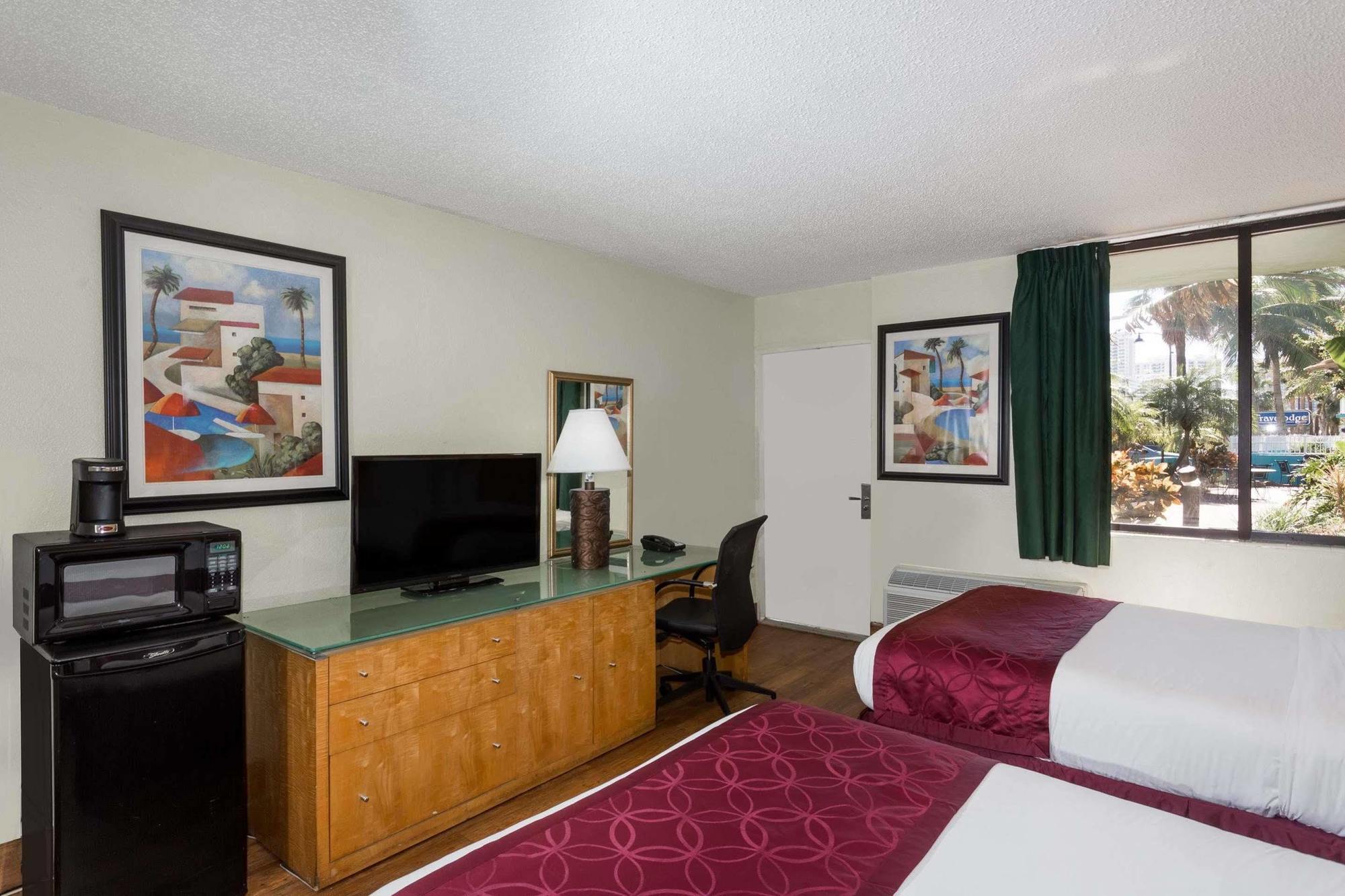 Travelodge By Wyndham Fort Lauderdale Beach Extérieur photo