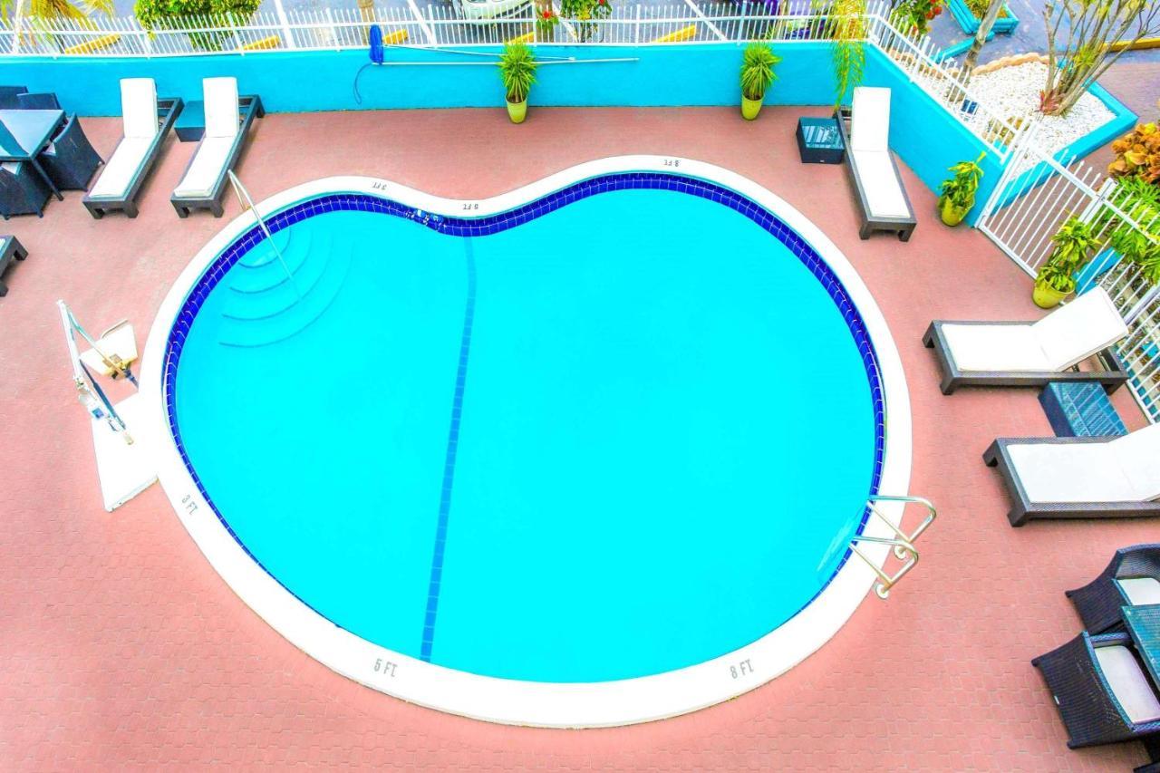 Travelodge By Wyndham Fort Lauderdale Beach Extérieur photo