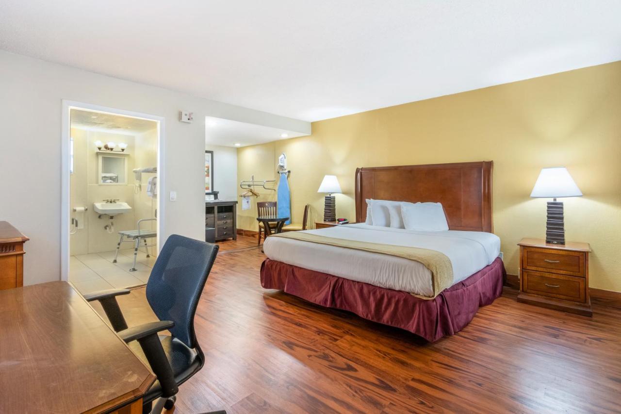 Travelodge By Wyndham Fort Lauderdale Beach Extérieur photo