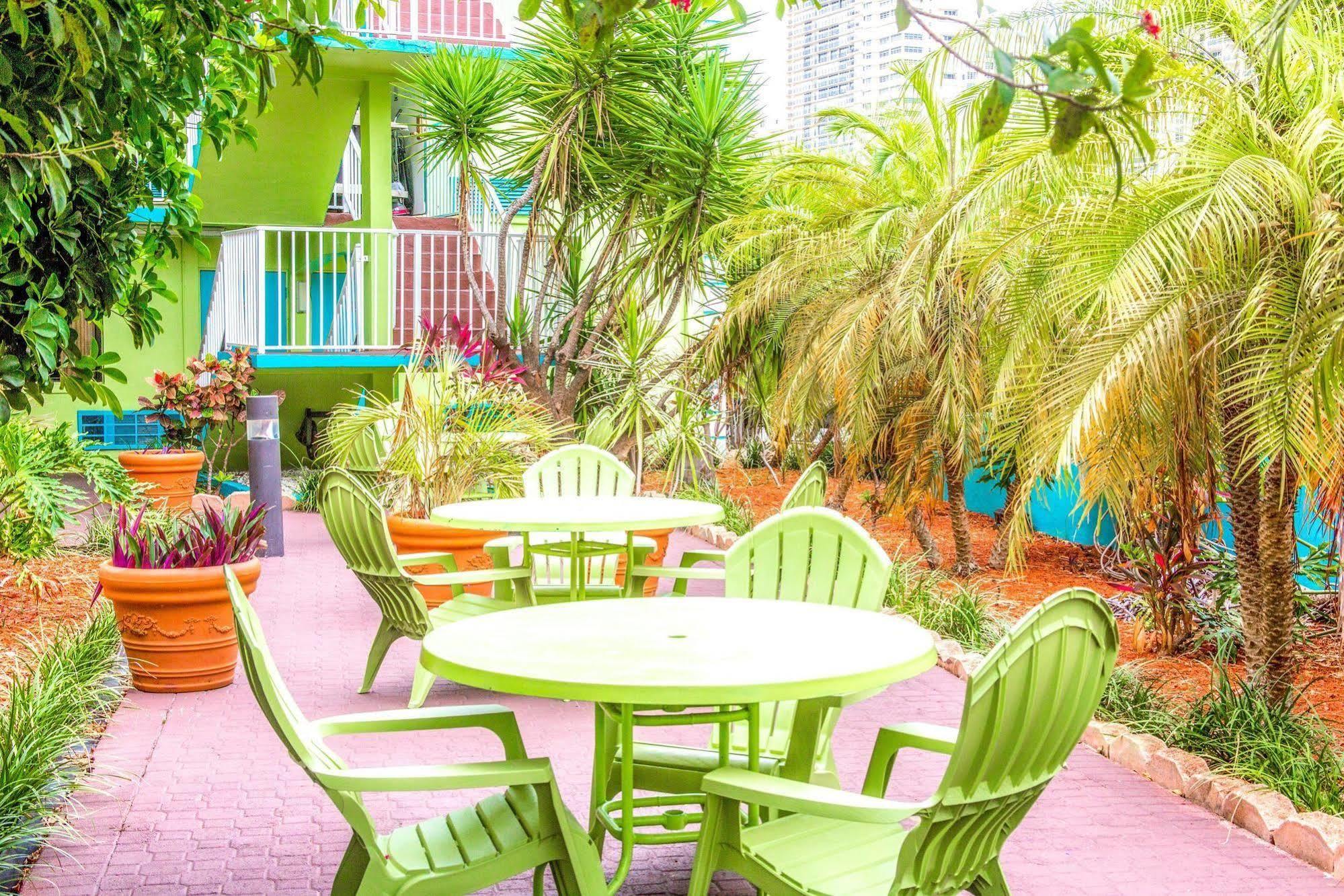Travelodge By Wyndham Fort Lauderdale Beach Extérieur photo