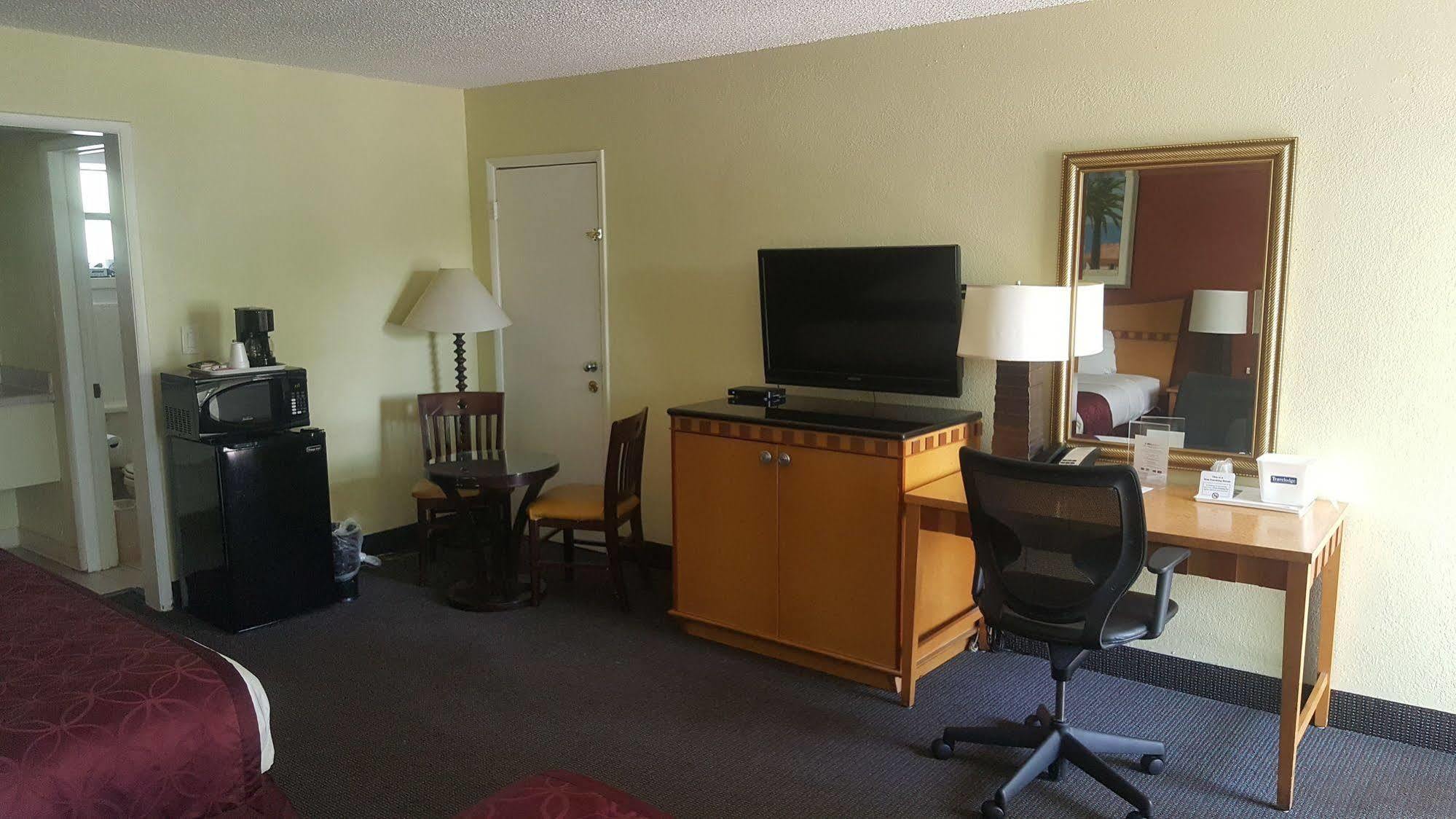 Travelodge By Wyndham Fort Lauderdale Beach Extérieur photo